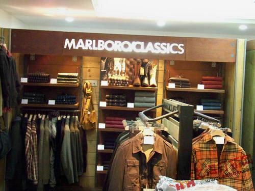 万宝路服装：火红青春的代名词