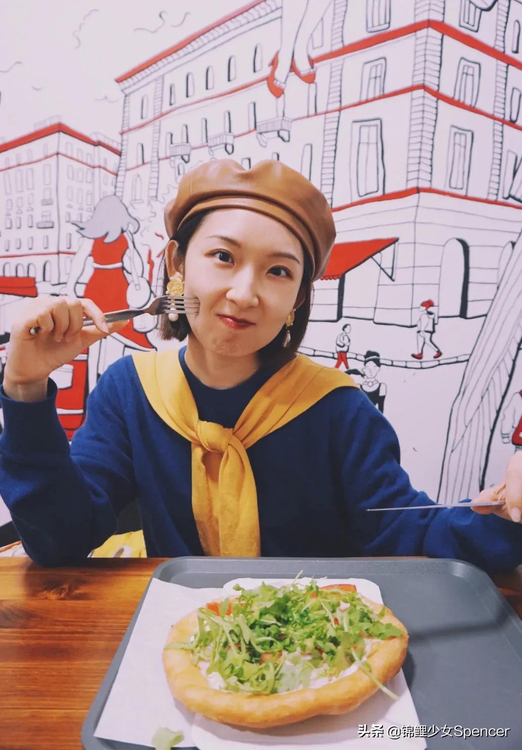 我在布达佩斯，收集了很多秋天送给你