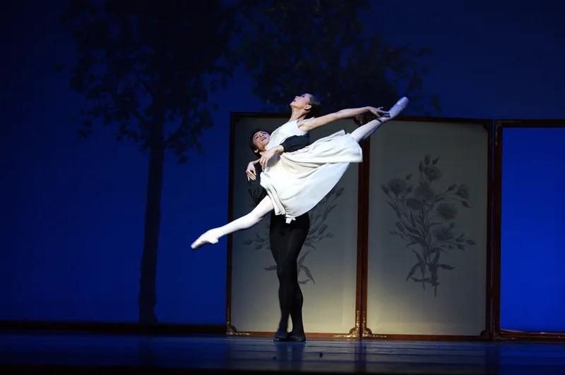 郭冷是杨丽萍唯一的徒弟吗,郭冷和杨丽萍完整视频