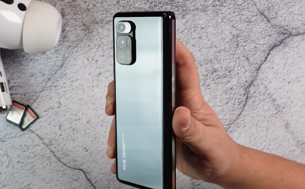 发布10月下跌4000元！自研芯片+512GB+5020mAh，国产机皇降至新低