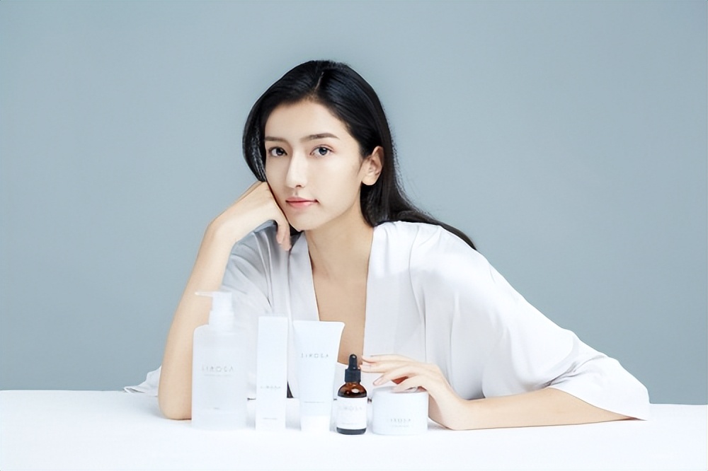 空调房里不焦虑，LIROSA美肤指南，教你拯救红脸蛋