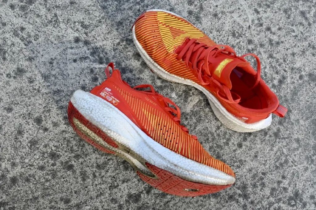 匹克up302.0测评,匹克碳板跑鞋up302.0