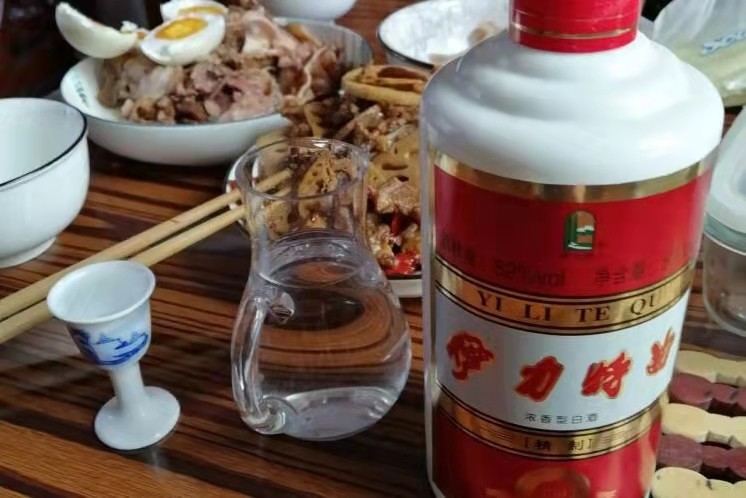 *疆新**景美酒更美,本地人待客常喝什么酒?5款臻酿香醇盛请远方客