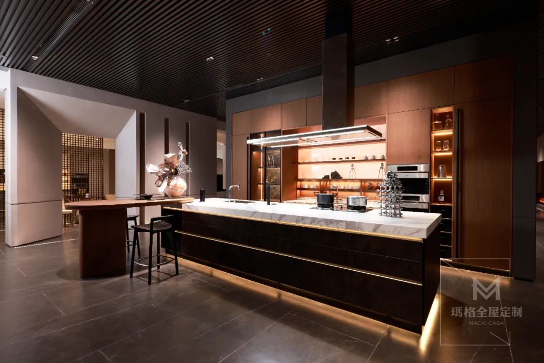 E级定制体验馆亮相、品牌分级战略曝光，玛格“颜品王”进阶之道