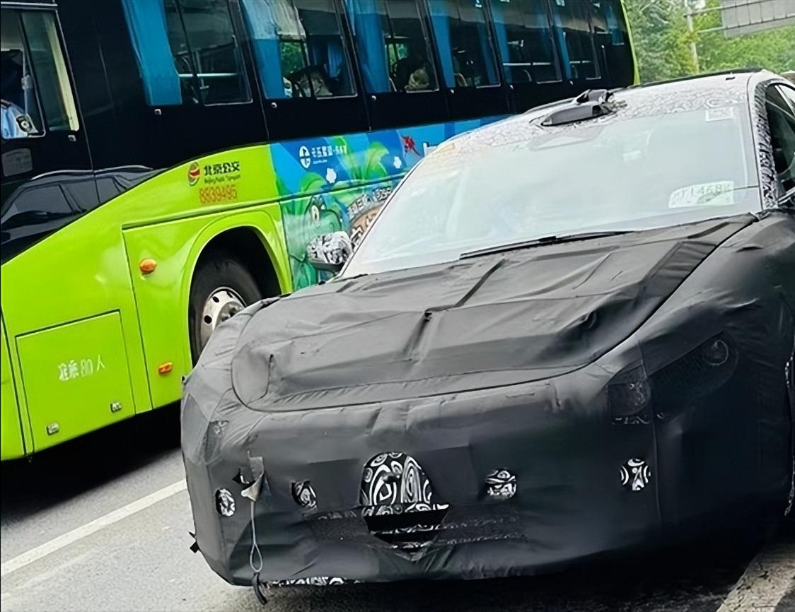 小米近期发布的新能源汽车,小米首款纯电轿车车型