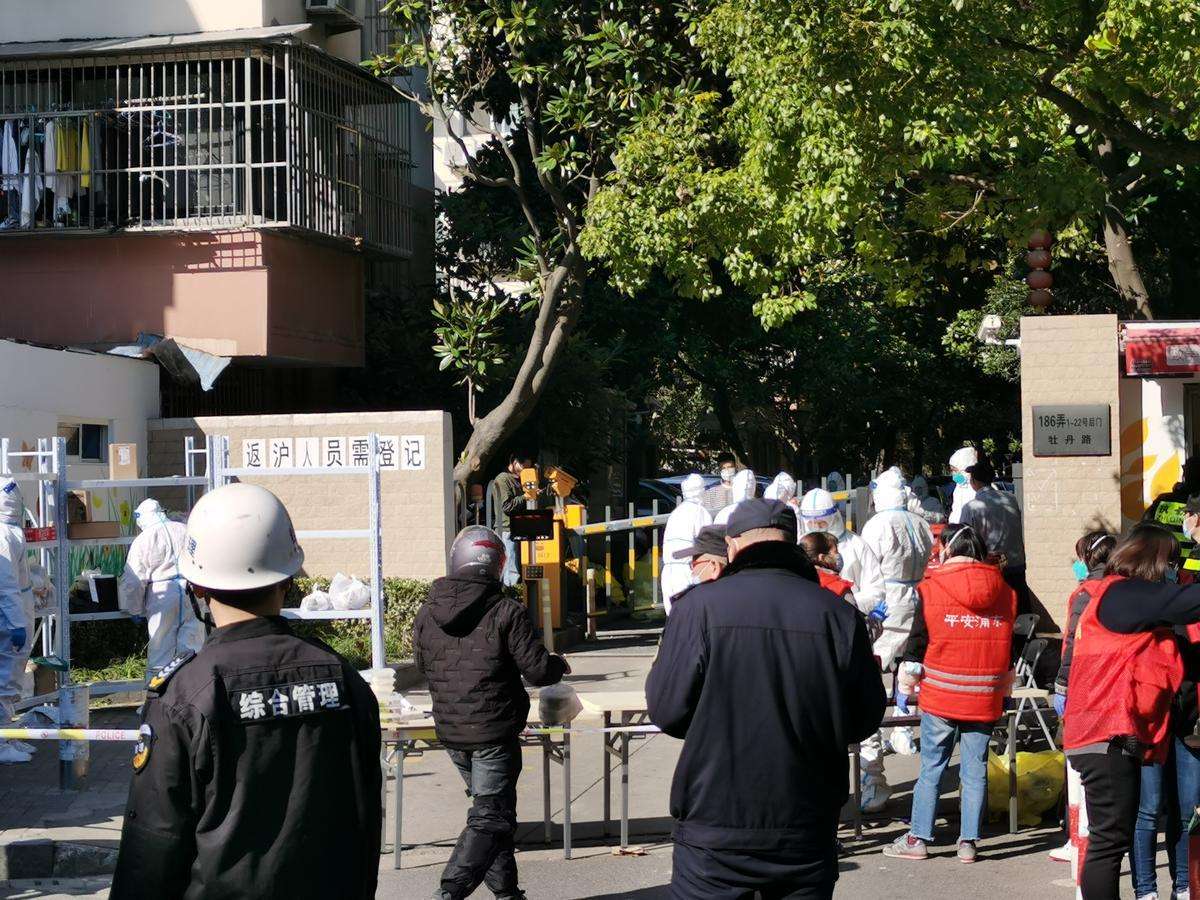 同样钱买一个套二还是两个套一,同样的钱买一套还是两套划算