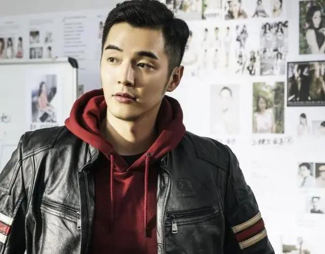 金世佳是不是演了爱情公寓陆展博,爱情公寓陆展博金世佳花絮