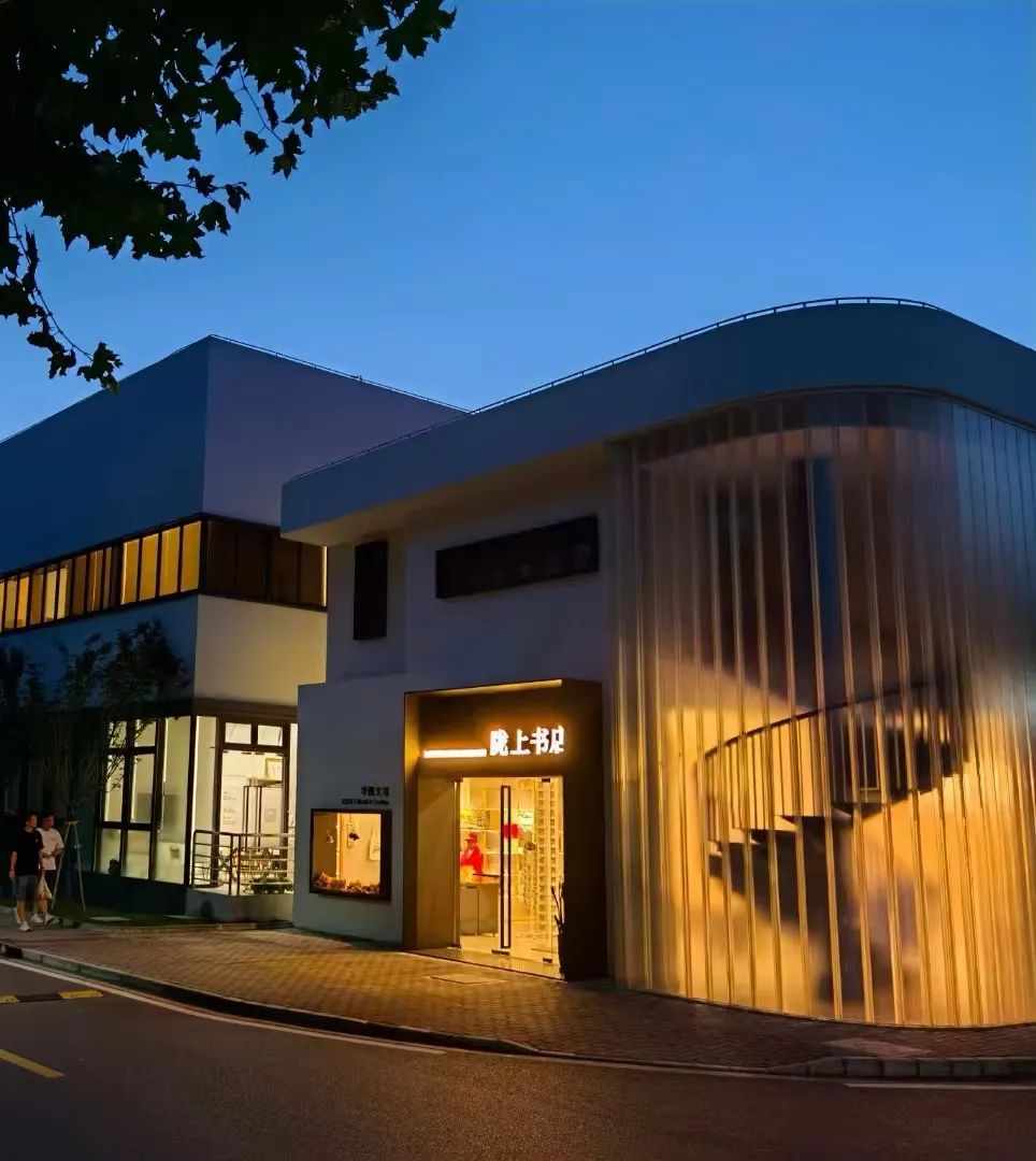 灏忓竷鎽勫奖鍥㈤槦,灏忓竷鎽勫奖