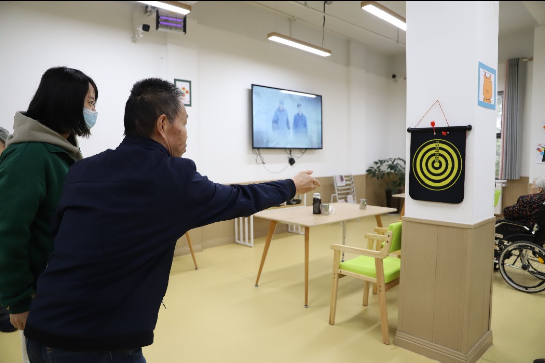 在老年人活动中心工作怎么样,老年人在社区服务中心能干什么