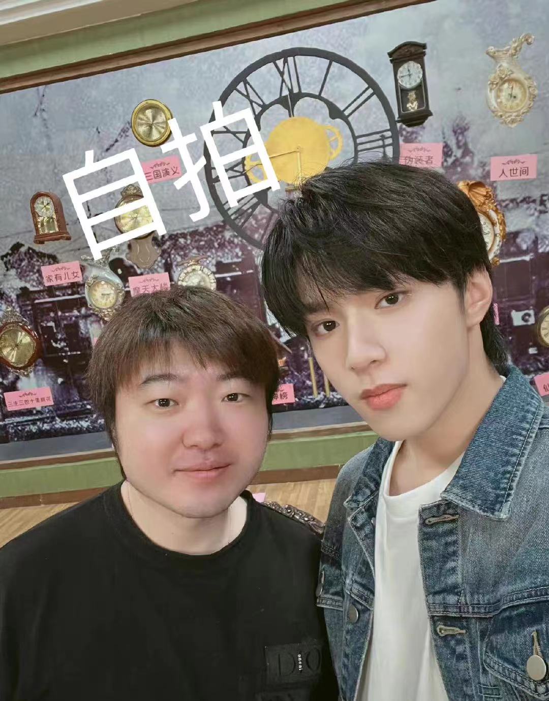 张新成掰手腕骨折视频,张新成受伤的节目