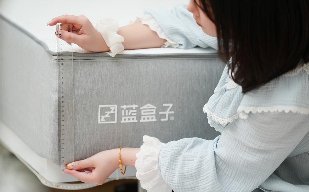 上班族适合睡硬床垫还是软床垫,睡眠不好怎么选择床垫