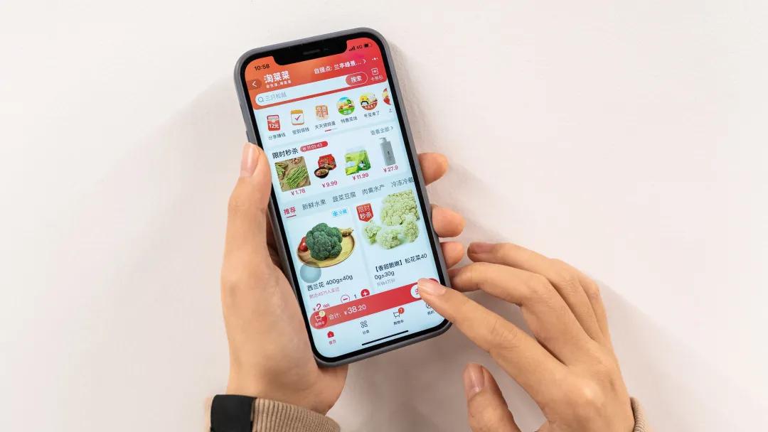 春节回家，我潜进了村里最活跃的组织