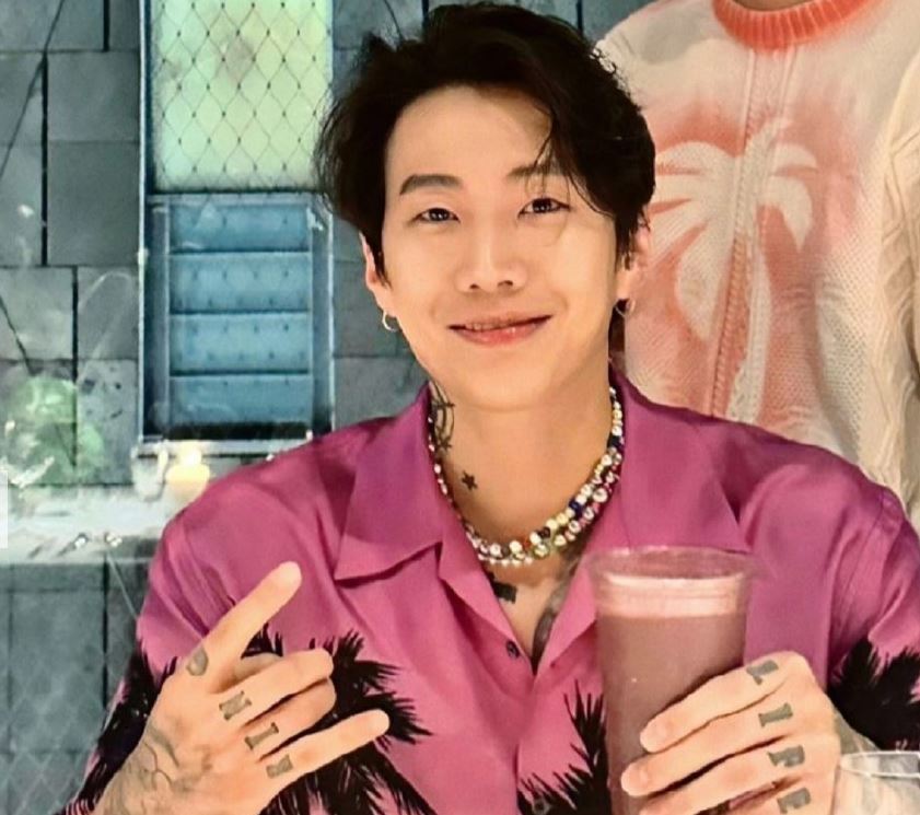 韩国明星到上海表演，对中国观众提出着装要求，网友：歧视我们？