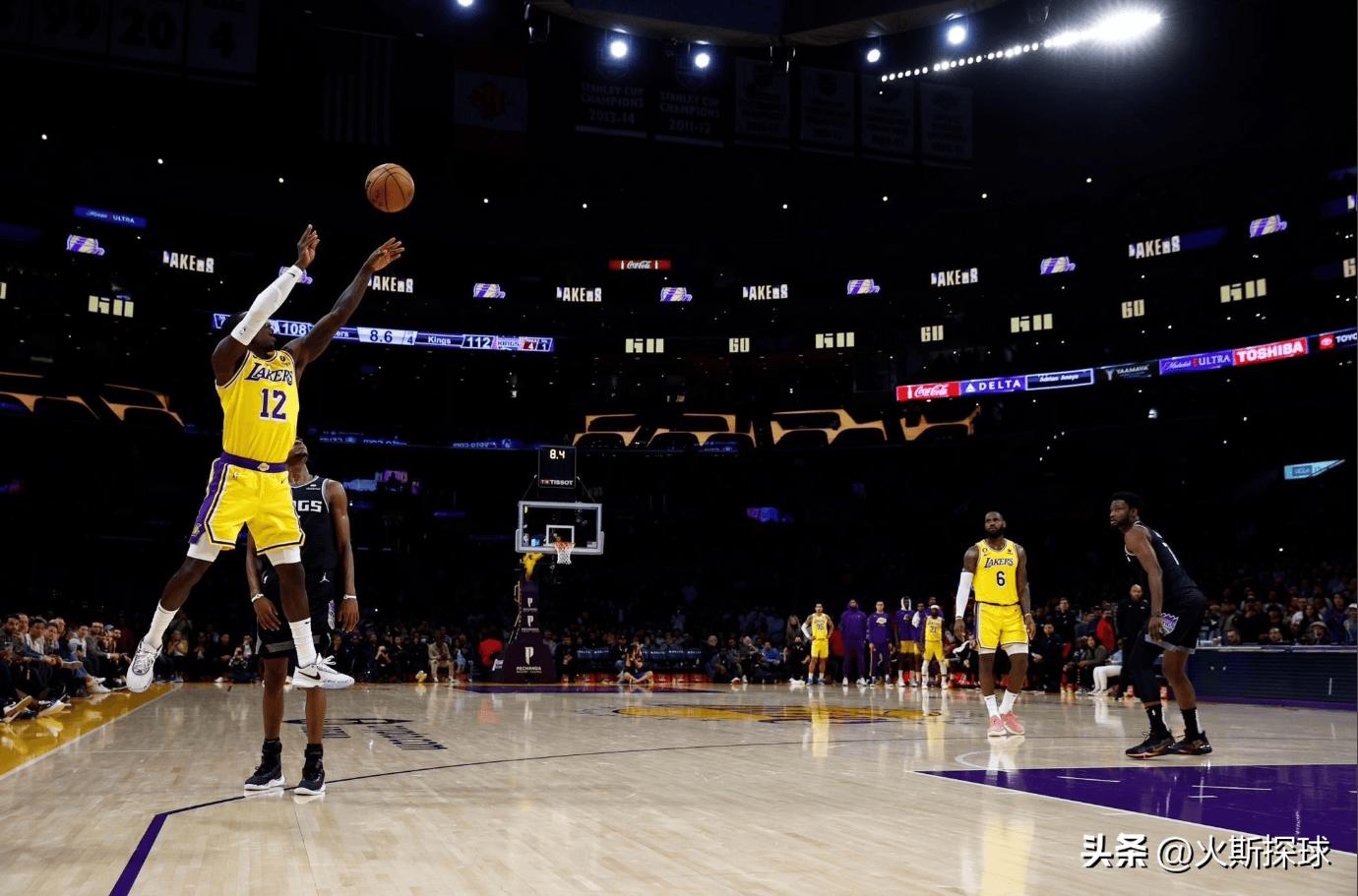 老詹被犯规不吹,老詹绝杀犯规没吹