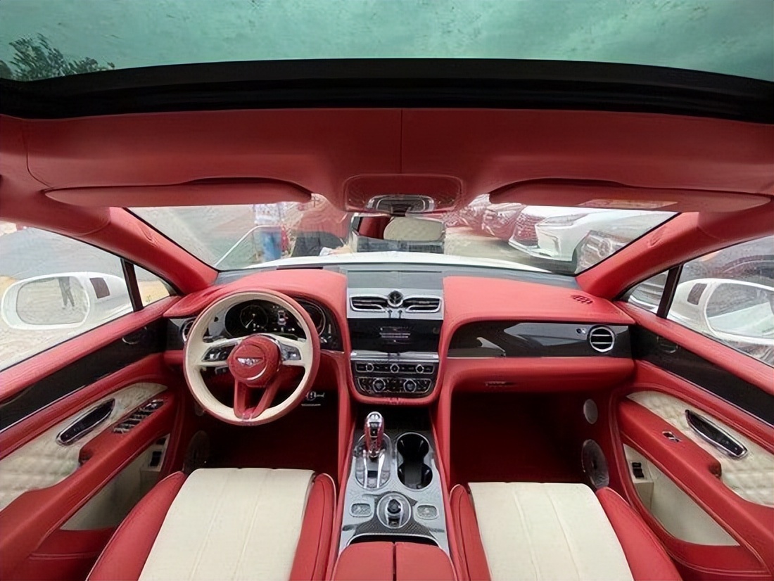 港牌宾利添越银色,宾利添越有优惠吗