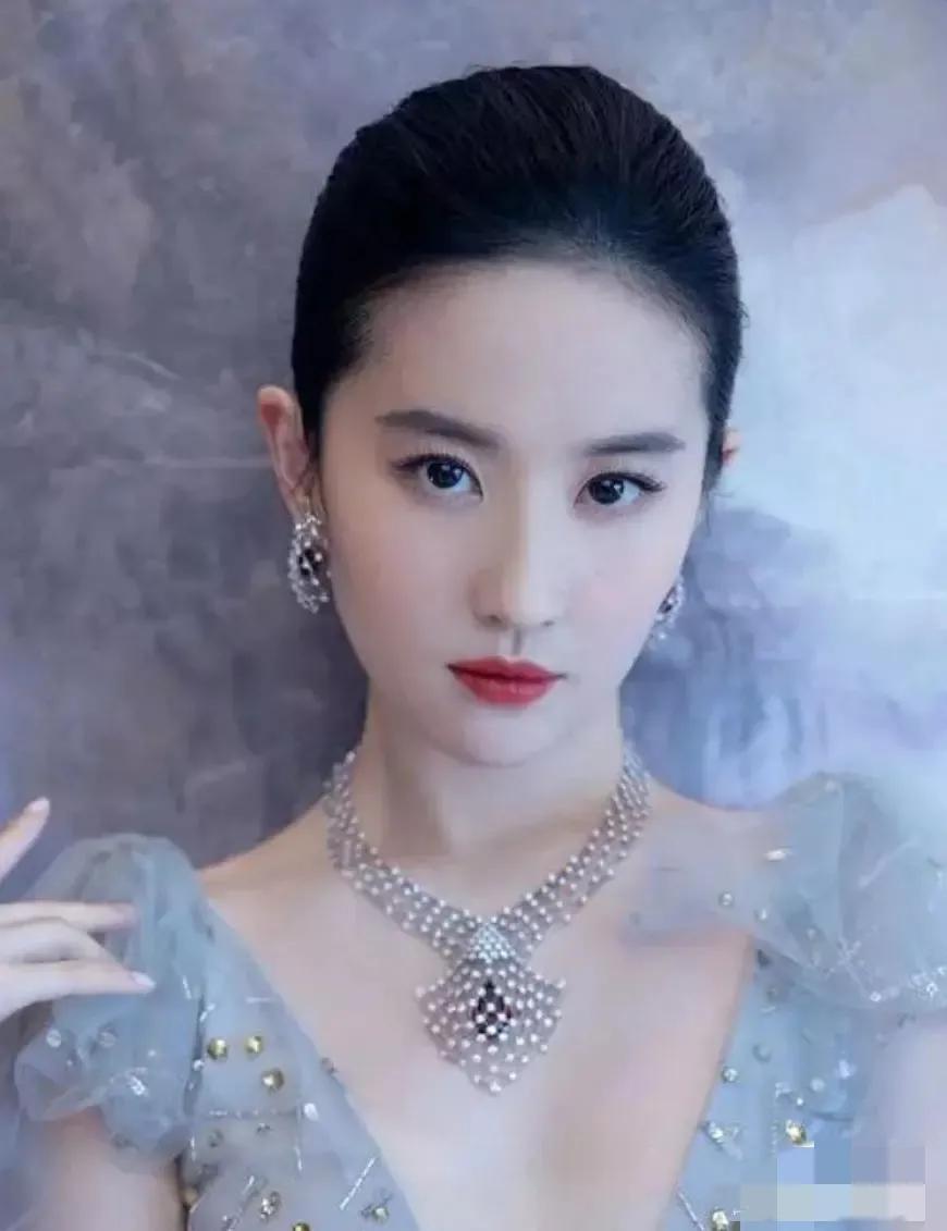 刘亦菲和宋轶谁更美,刘亦菲宋轶最新写真