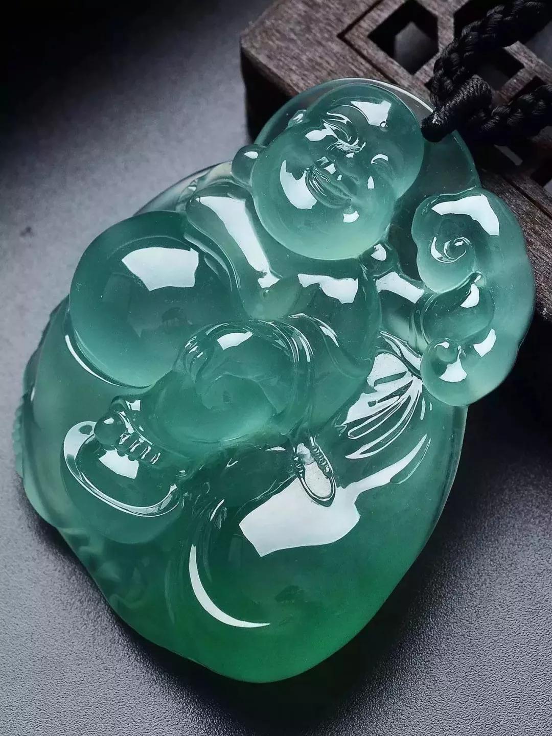 染色的翡翠用什么方法可以褪色快,染色翡翠最简单鉴别方法