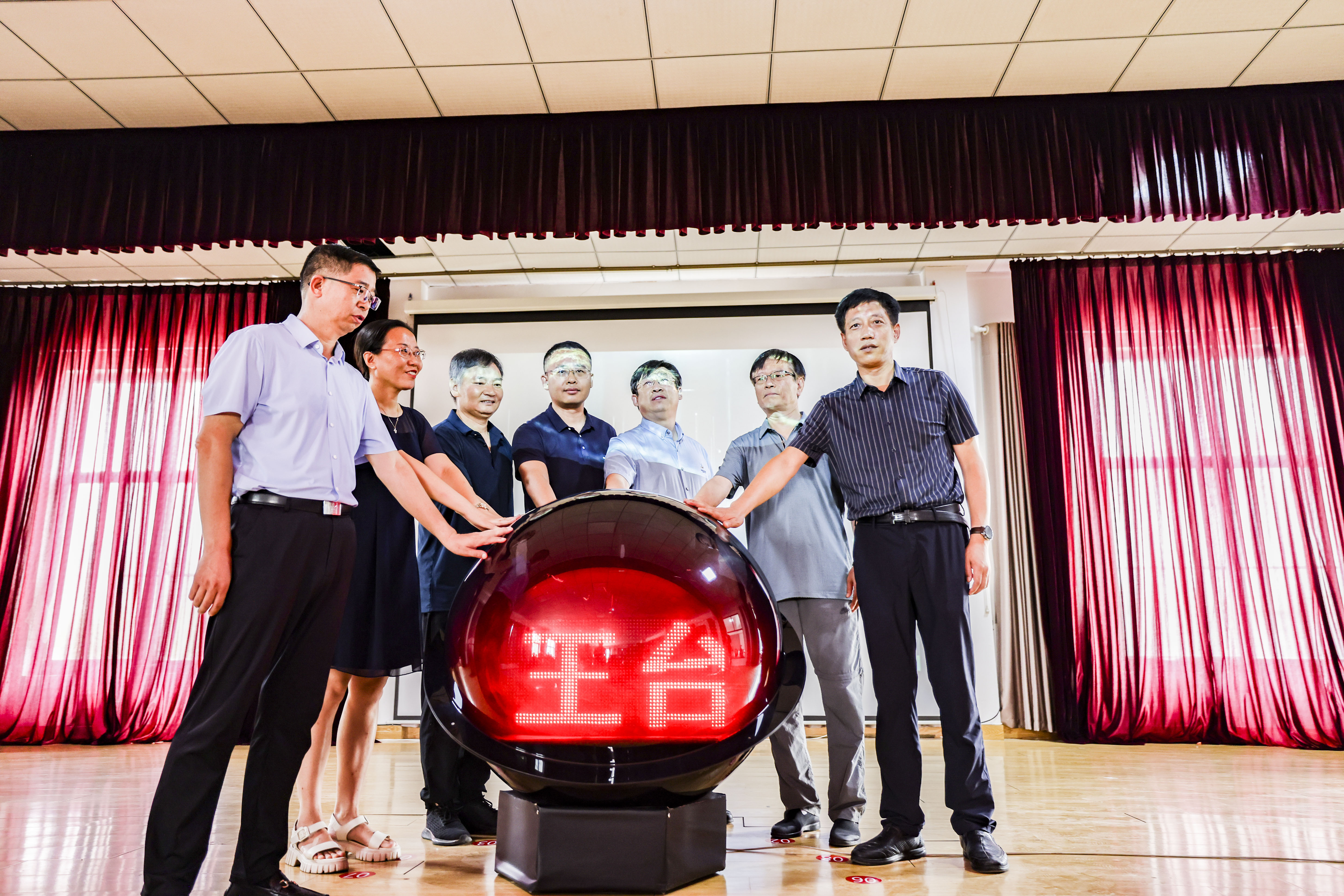 春有桃花源艺术节，夏有蜜桃采摘季，蜜桃成徐村乡村振兴新名片