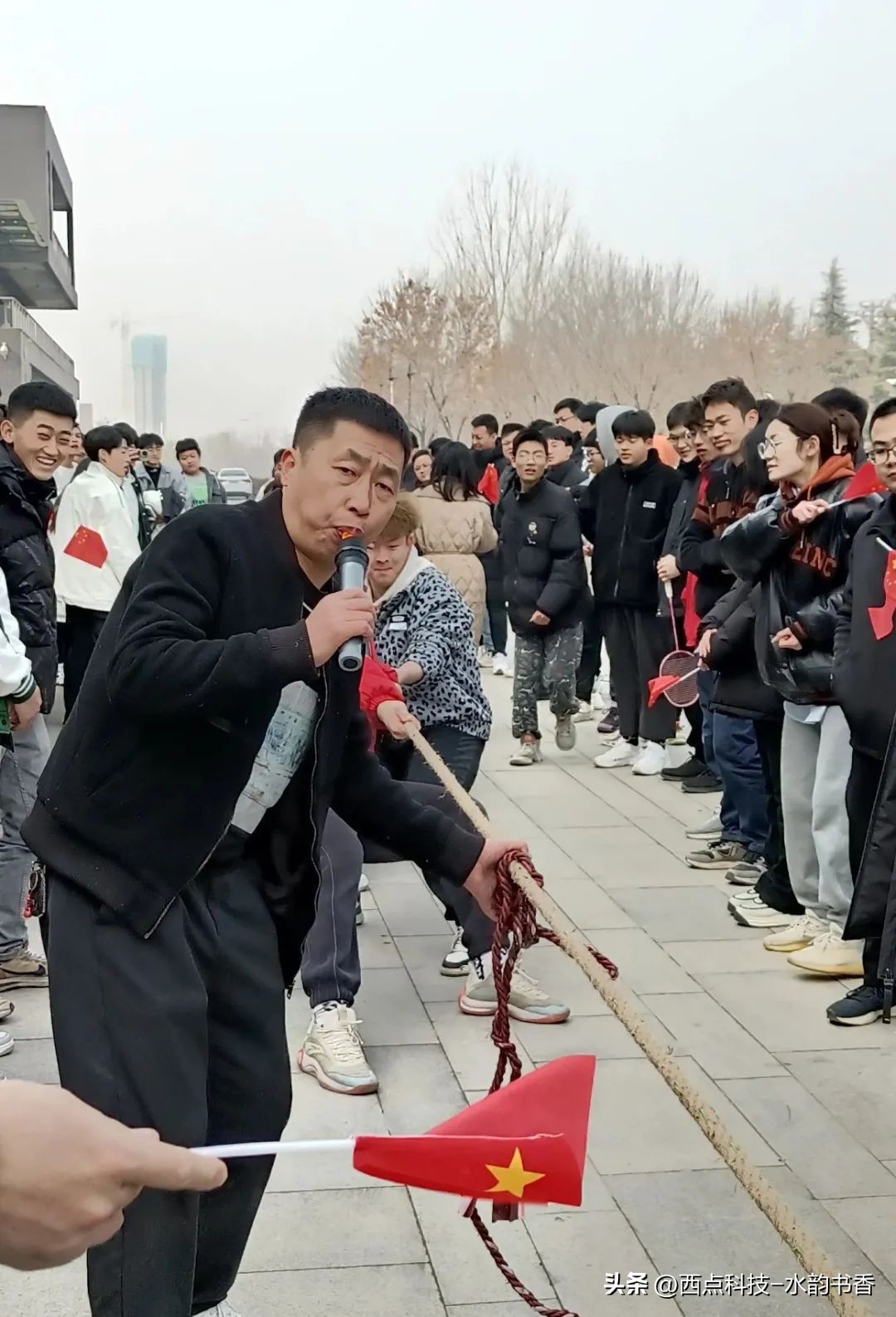 人心齐泰山移团结就是力量,人心齐泰山移团结一心