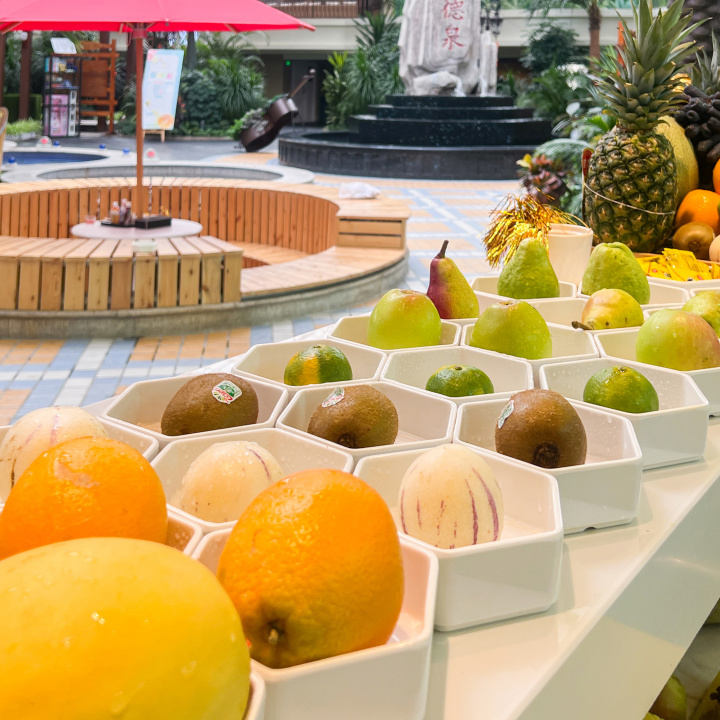 银河温泉双人水果温泉,泡汤泉免费吃水果