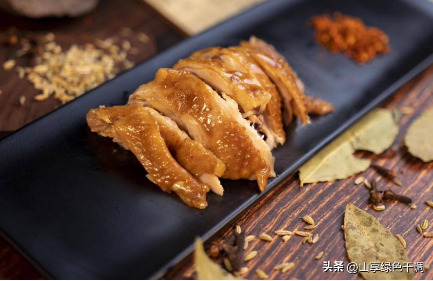 白蔻香料在卤水是干什么用的,白蔻在卤水中用法