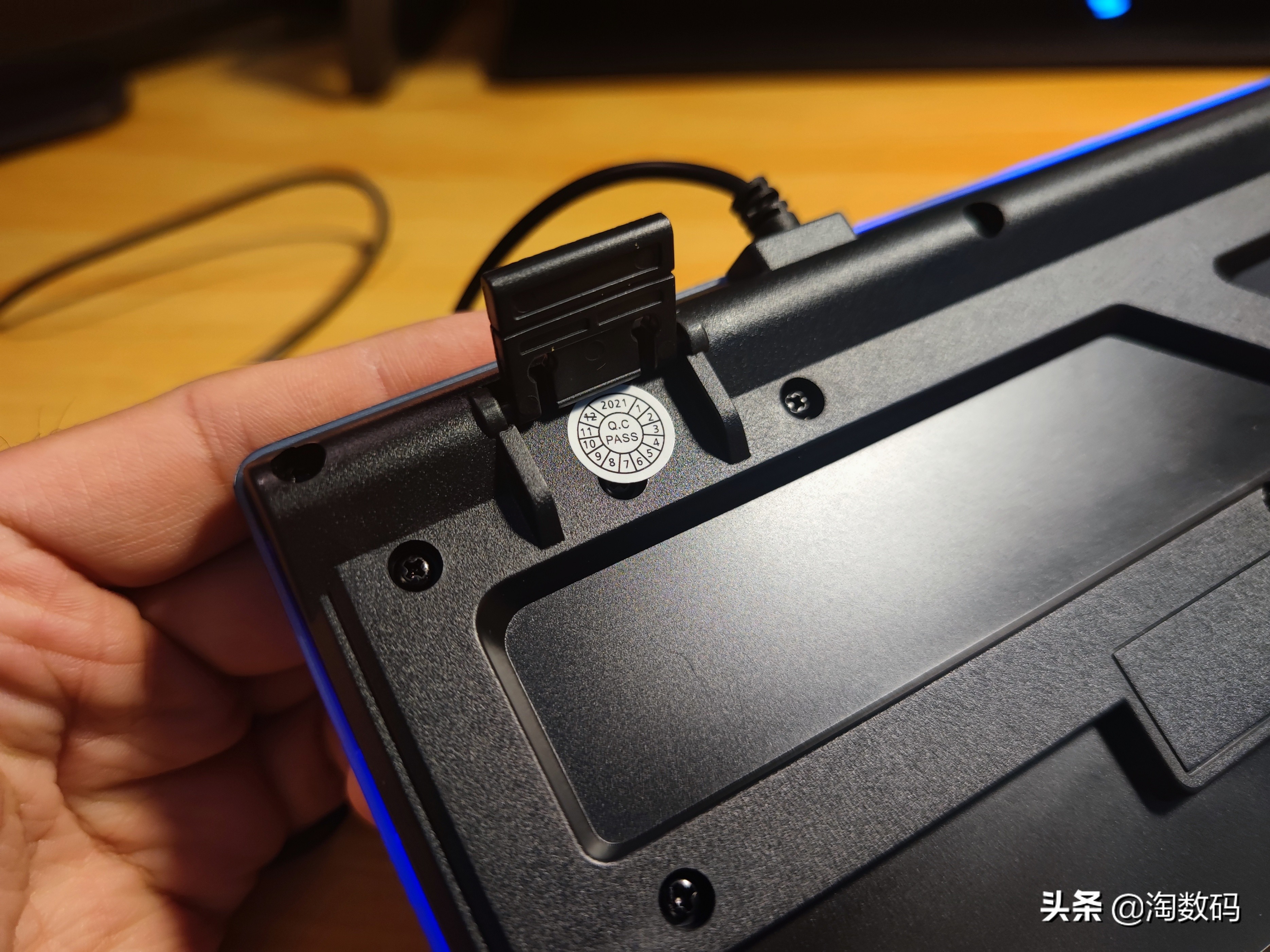 红轴游戏键盘推荐100以下,红轴游戏全键键盘推荐100元以内