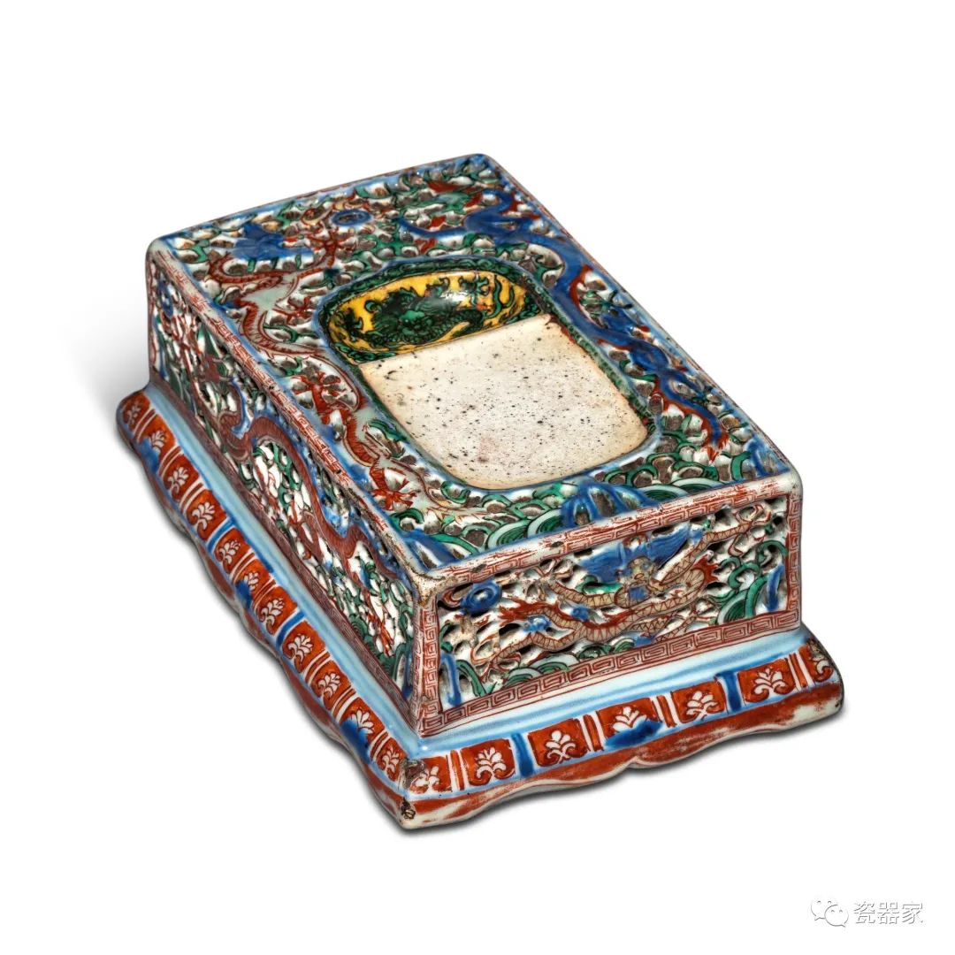 苏富比瓷器秋拍 (苏富比19年香港瓷器春拍)