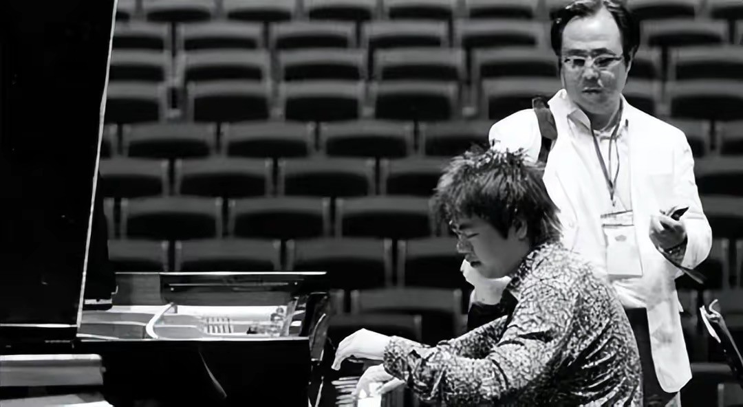 李云迪郎朗三个钢琴家,世界钢琴家排名郎朗和李云迪