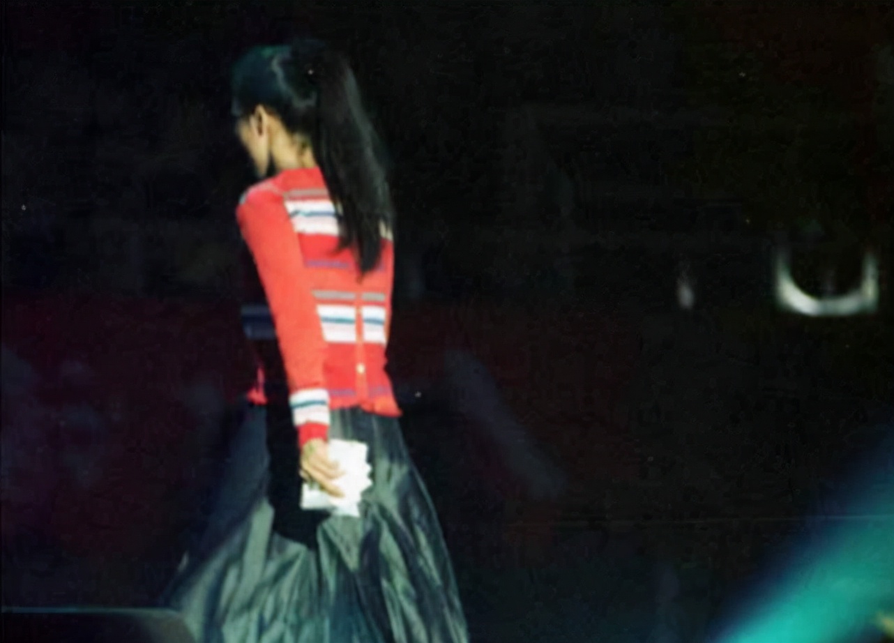 名和利，救不了华语乐坛！这10位顶流歌手的出走，细扒我一言难尽