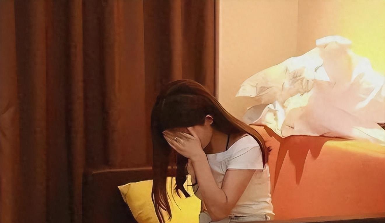 卖淫丑闻曝光：记者暗访揭露公款淫乱真相