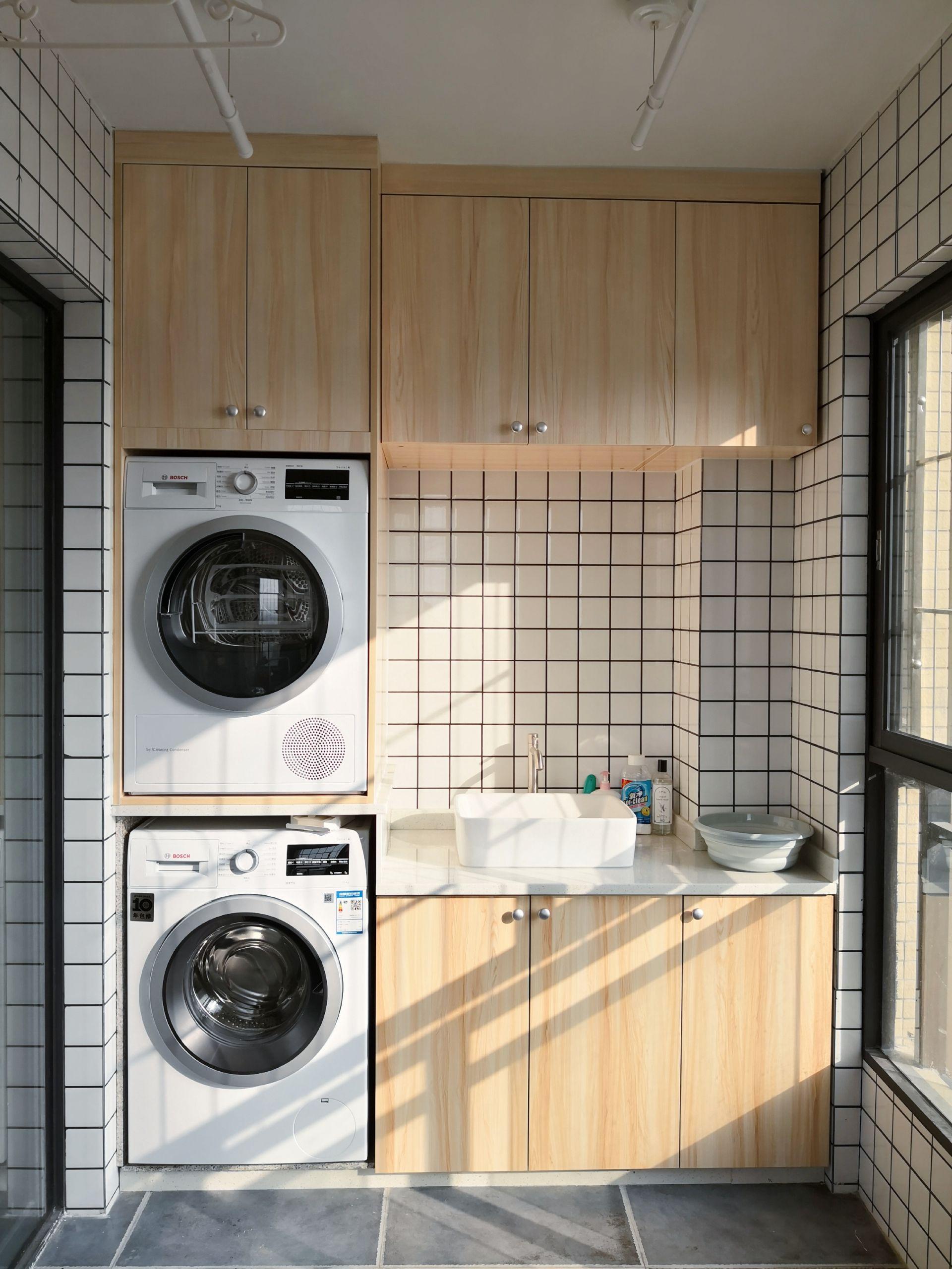 洗衣机放到阳台好还是卫生间好,洗衣机放厨房好还是阳台好