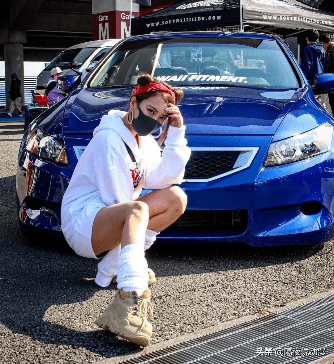 时隔20年，日本00后又再度穿起“泡泡袜”！它曾是涩谷辣妹的最爱