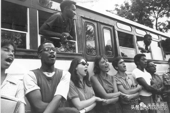 美国黑人被歧视的背后：黑人社会福利要远好于华人、西班牙等族裔