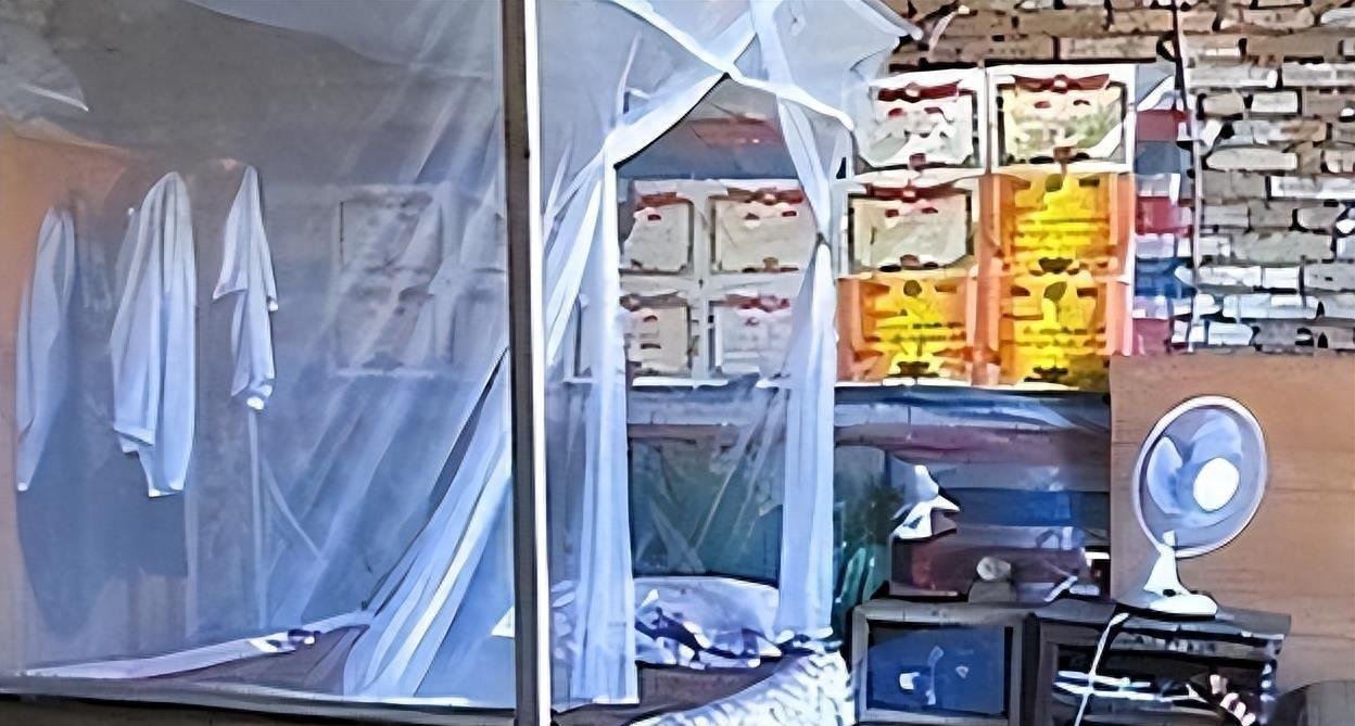 警方当场抓获狡猾女犯罪嫌疑人,警方抓获犯罪女性