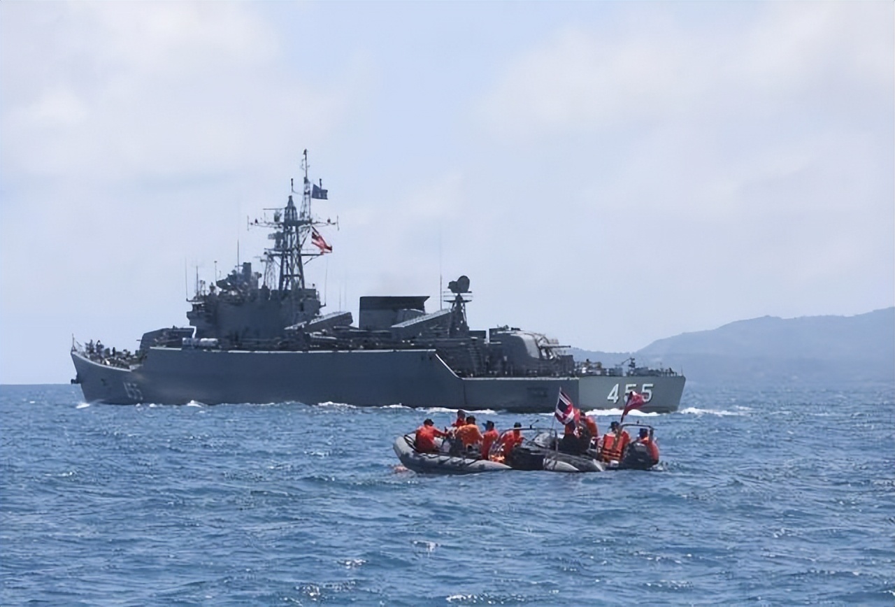 2万吨的航母,泰国出口巨舰