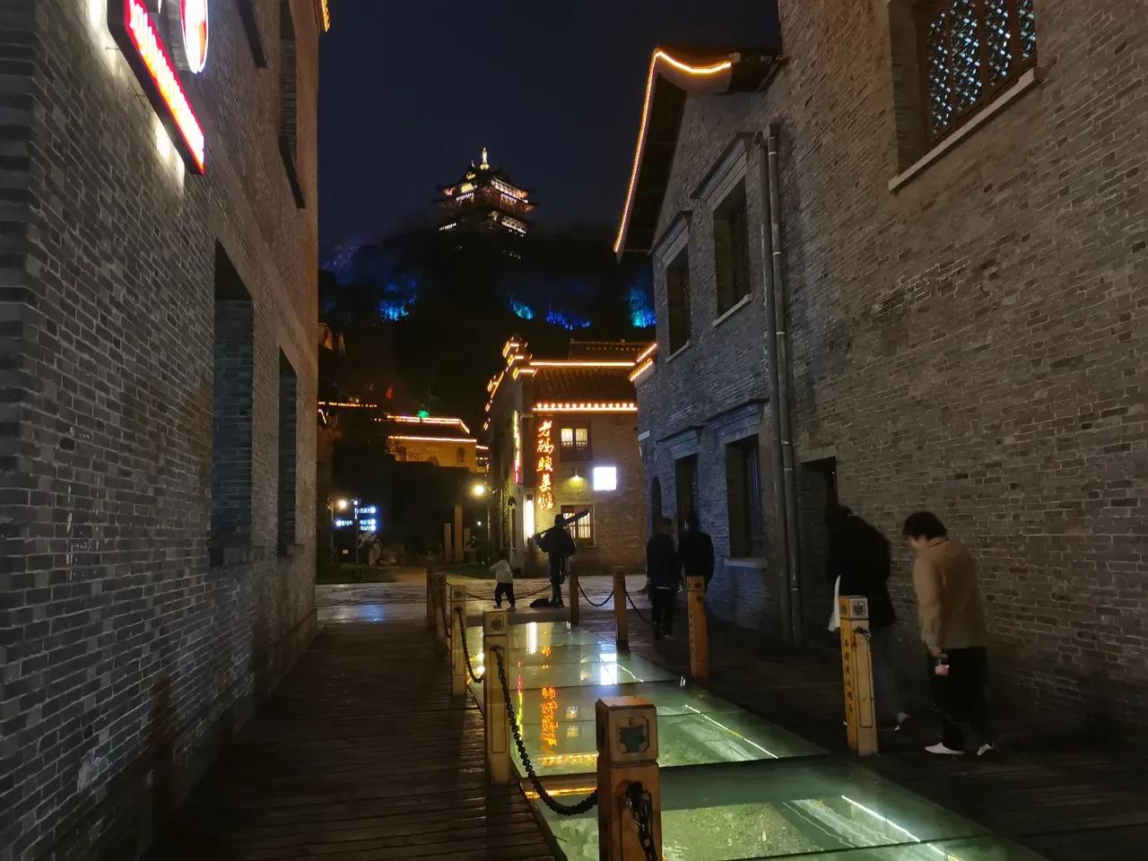 寰愬窞鍒伴噸搴嗗叚鏃ユ父,浠庡緪宸炲幓鏃犻敗鏃呮父