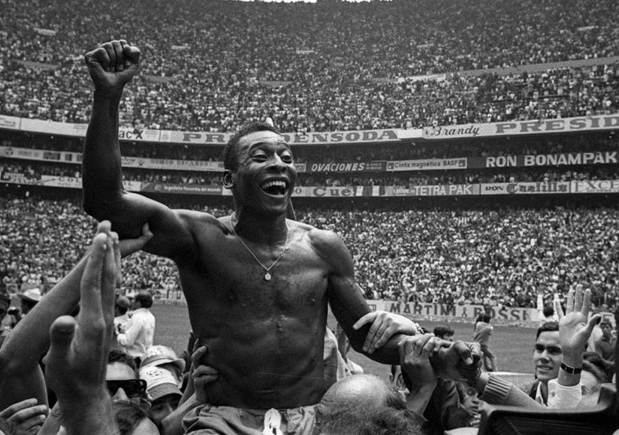 17岁球王贝利的传奇,球王贝利的传奇一生