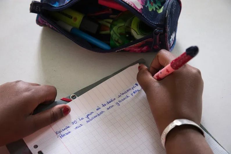 为啥法国人基本不用中性笔？银行、邮局等场所提供的也是圆珠笔？