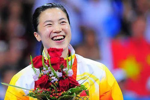 国乒女队王楠,王楠张怡宁女乒团体比赛视频