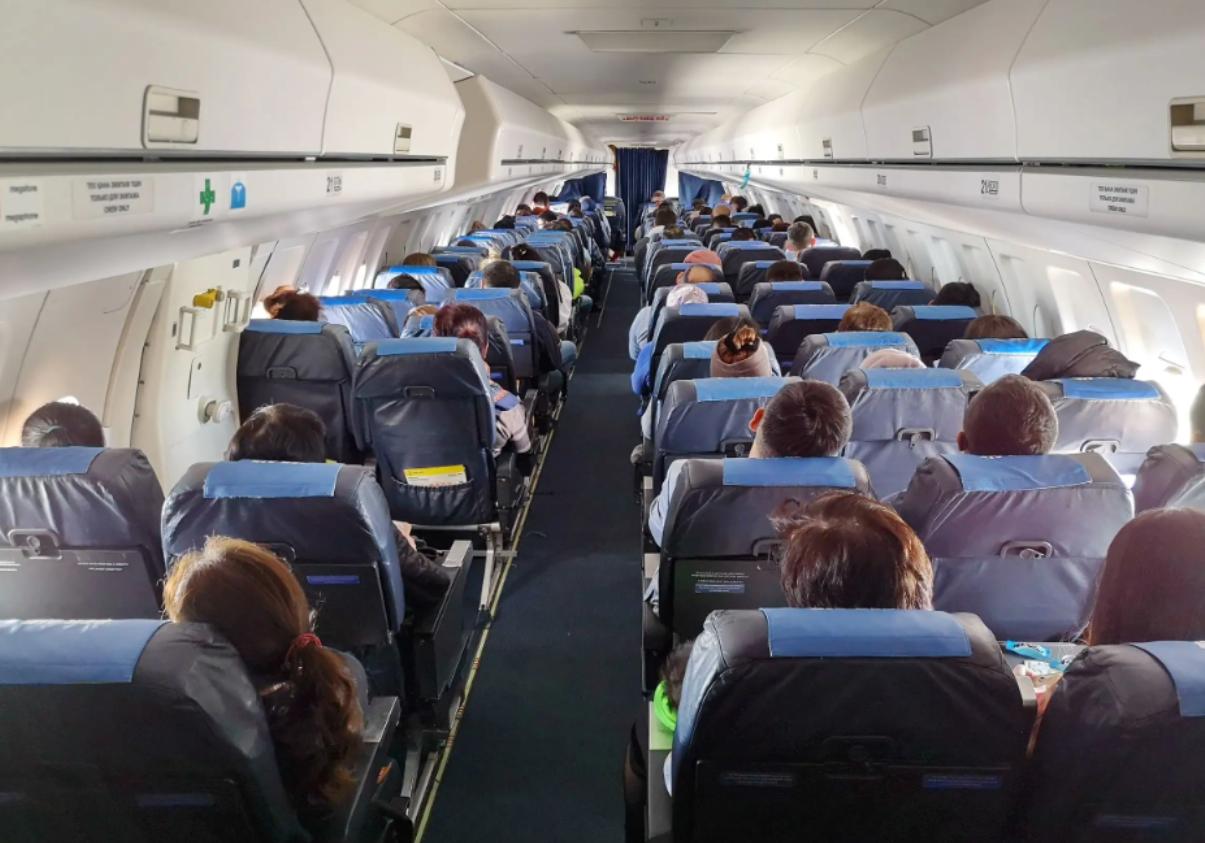 飞机俯冲坠毁的原因有哪些,飞机失事垂直掉落是什么原因