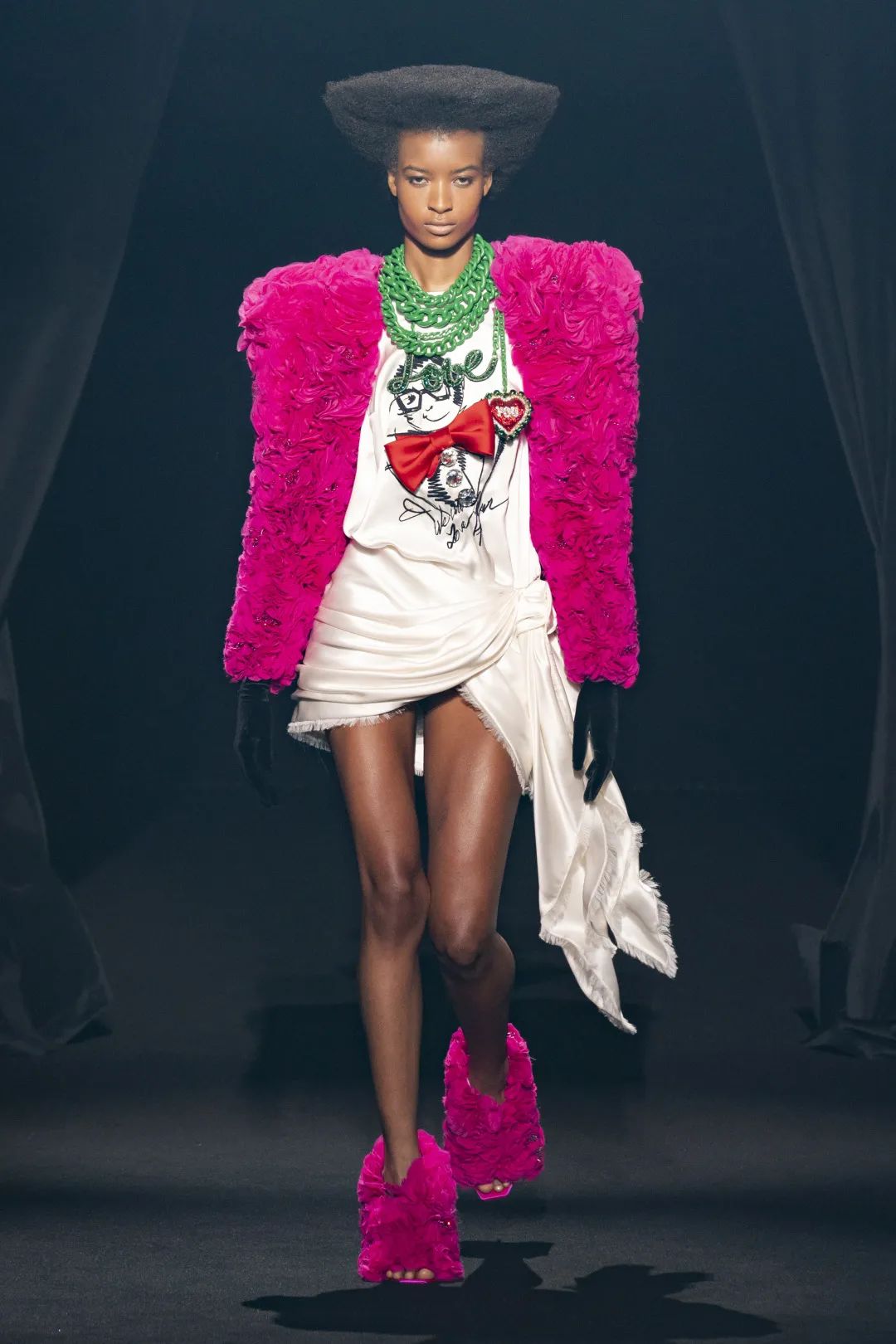 春天穿粉色到底有多好看呢,这个冬季穿粉色会让你惊艳动人