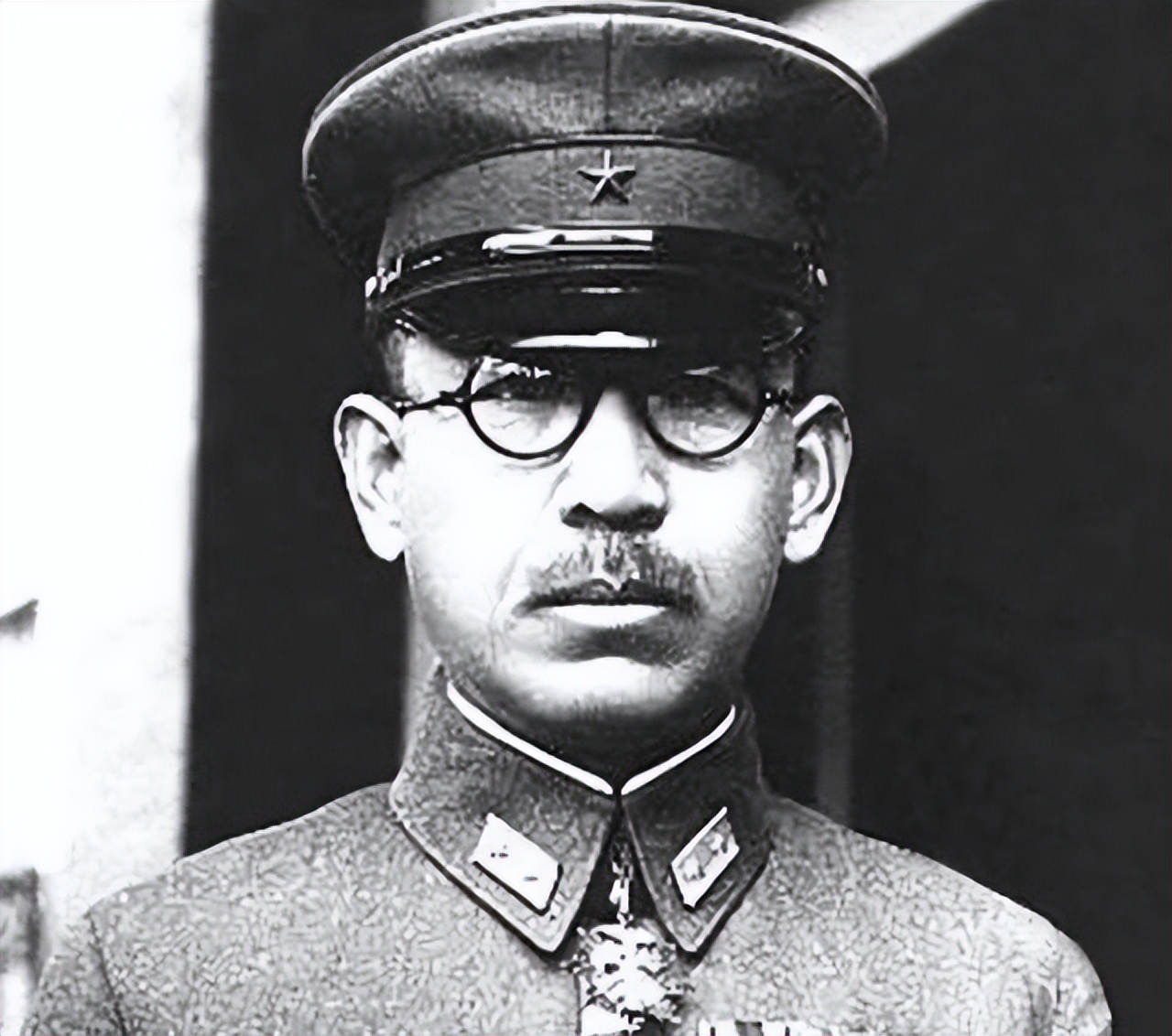 1946年日军战俘痛哭,二战日本60万俘虏回国