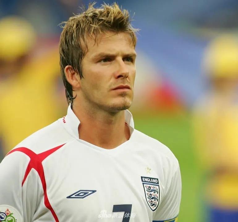 贝克汉姆圆月弯刀绝杀希腊动图,贝克汉姆圆月弯刀传球罗纳尔多