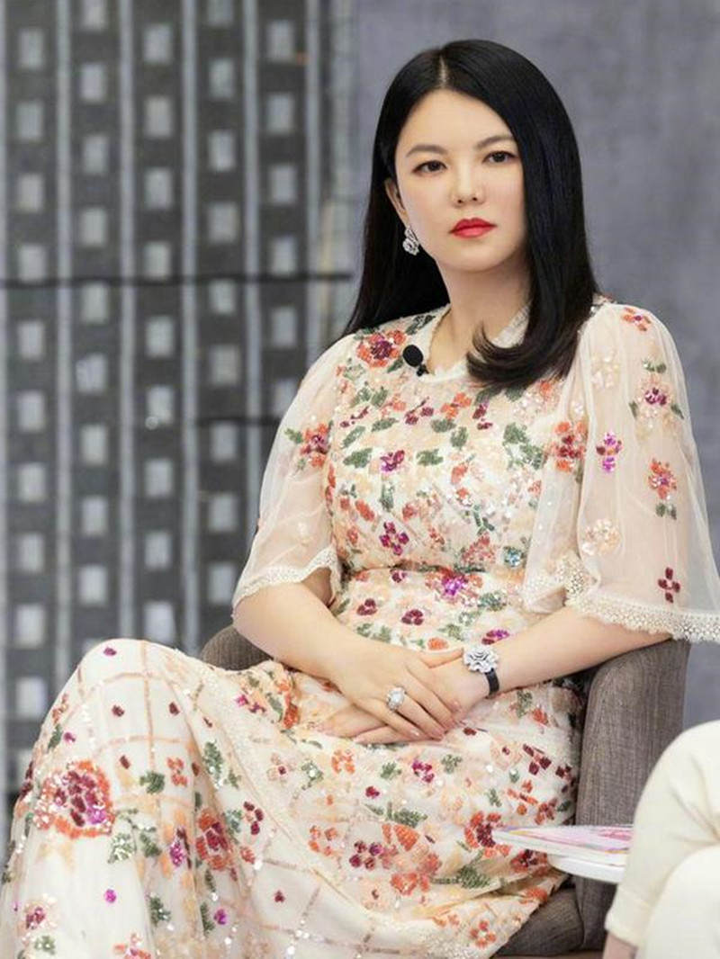 什么人适合穿碎花连衣裙,什么人适合穿碎花长裙图片