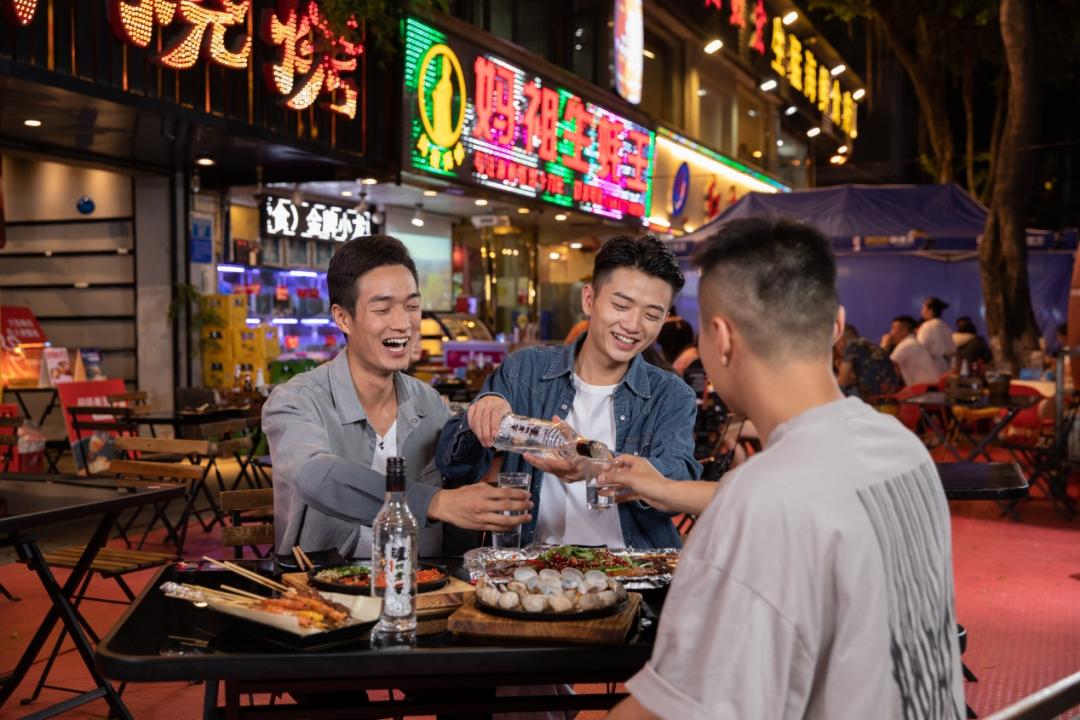 价值万亿的白酒市场,一瓶茅台99亿