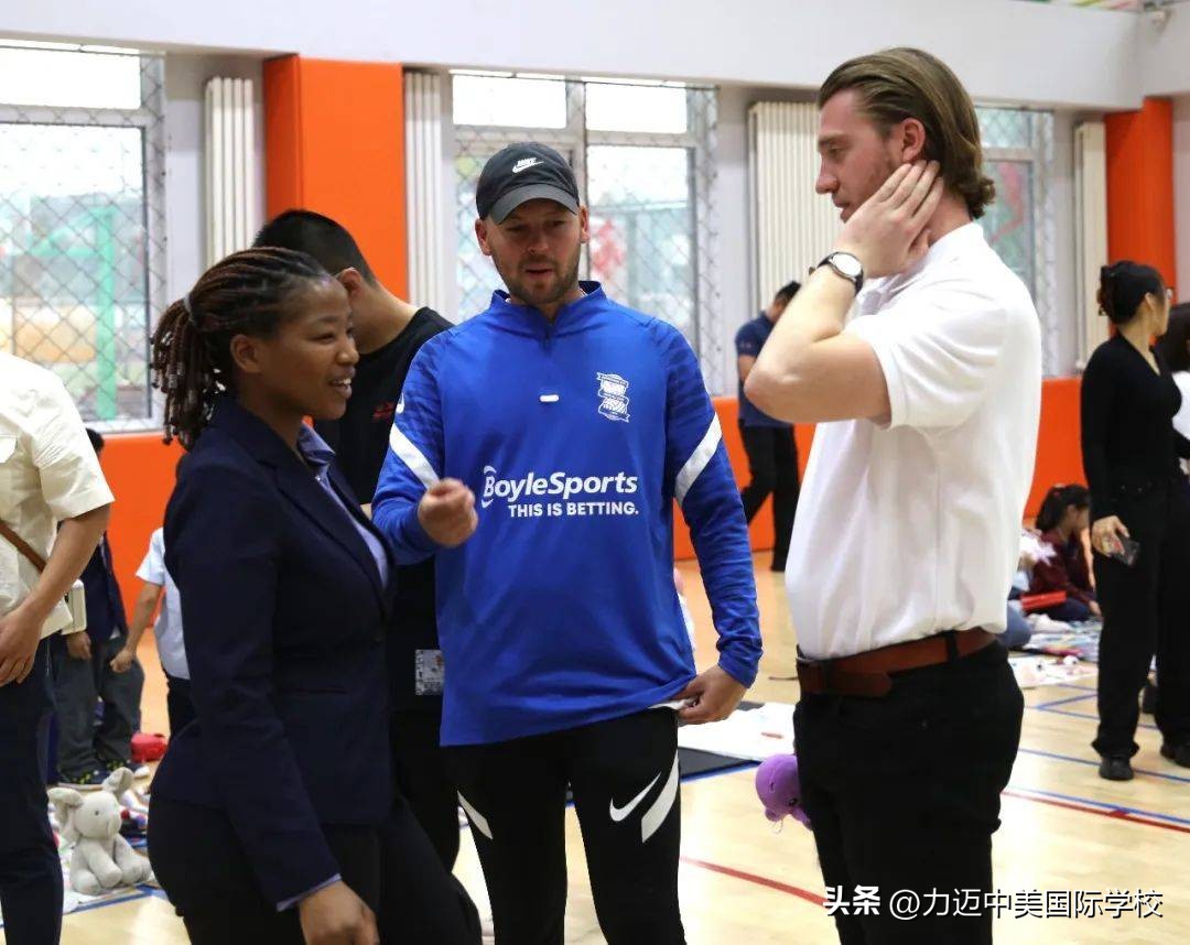 以爱之名公益活动,以爱为名公益义卖