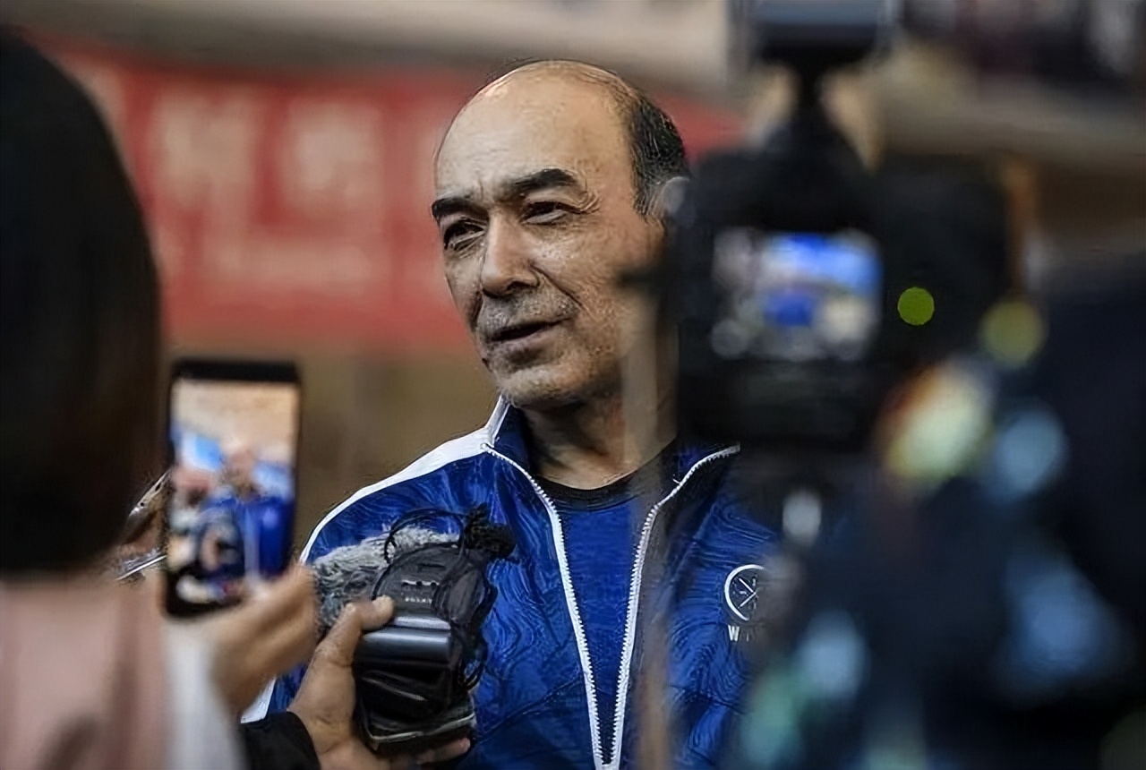 宁波主帅阿的江,阿的江老婆年轻照片