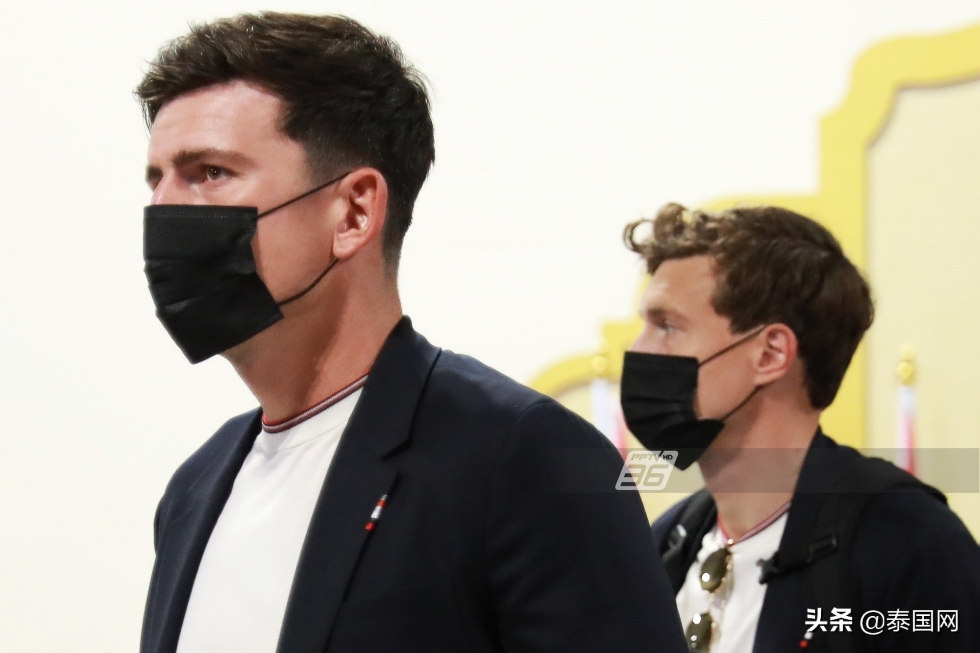 曼联接布罗姆奎斯特,曼联包机