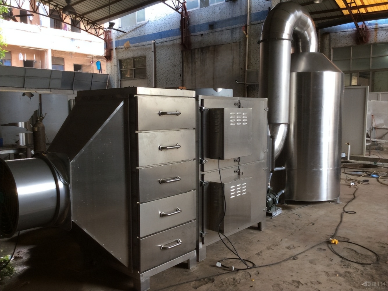 小伙创业年亏40万后逆袭,小伙创业亏损600万