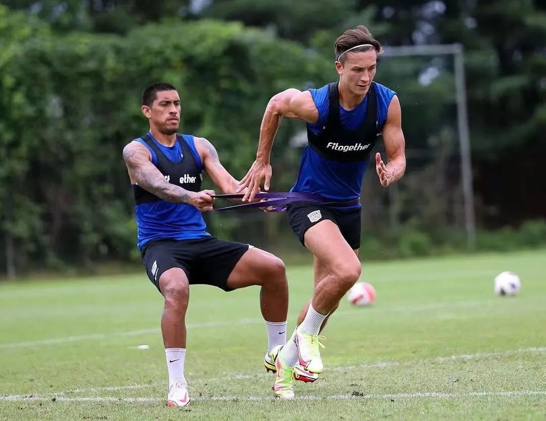 安永佳香港男足,中国香港男足队员安永佳